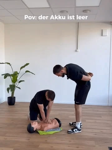 Instagram-Reel vom 1. August: Akku leer ist doch gar kein Problem, wenn man so eine Unterstützung hat